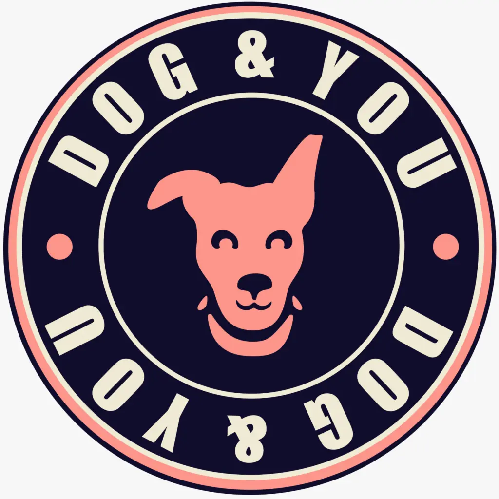 Logo von Dog & You mit stilisiertem Hundekopf in Rosa und Schriftzug im Kreis