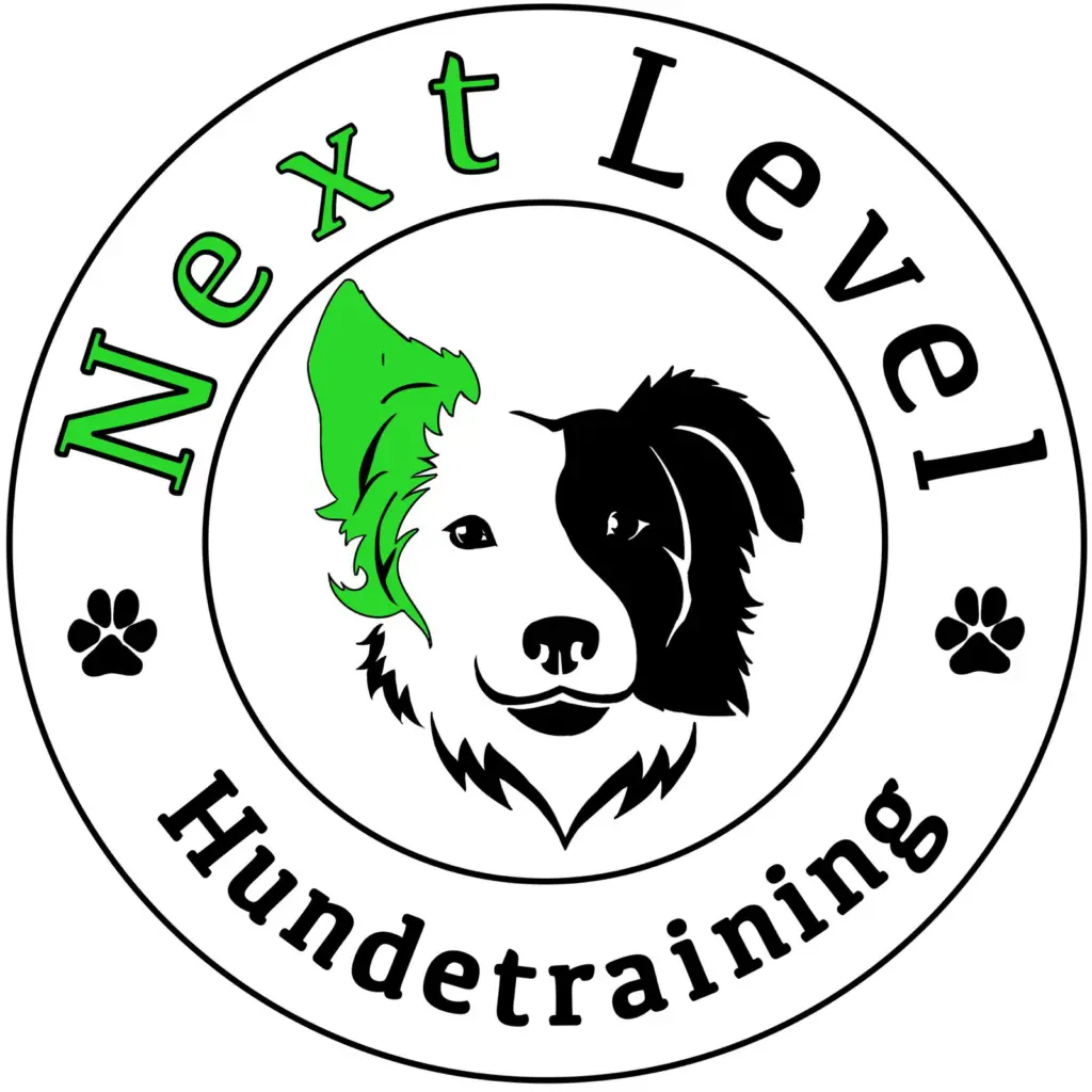 Logo von Next Level Hundetraining mit Hundekopf in Schwarz, Weiß und Grün, umrahmt von Schriftzug